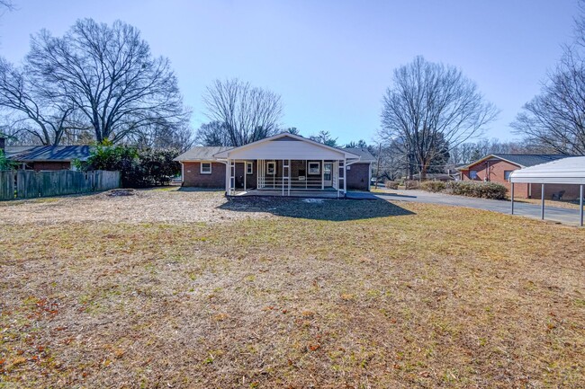 Building Photo - 1465 Brookwood- 4 BR,2 Bth house