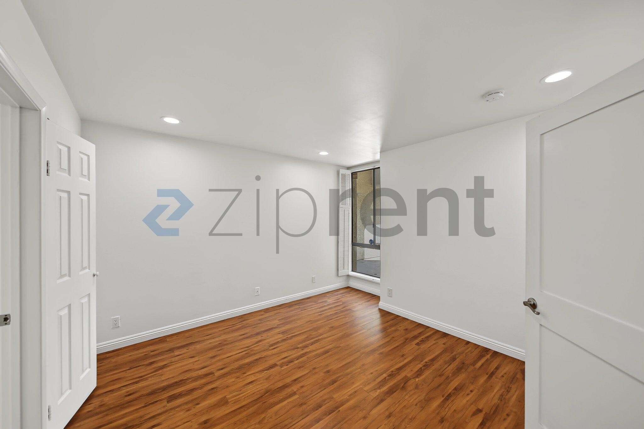 Building Photo - Unit 101