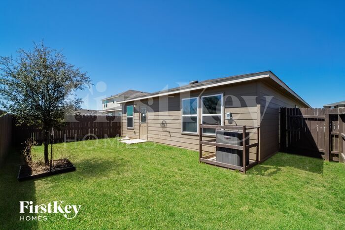 Building Photo - 175 Elderberry