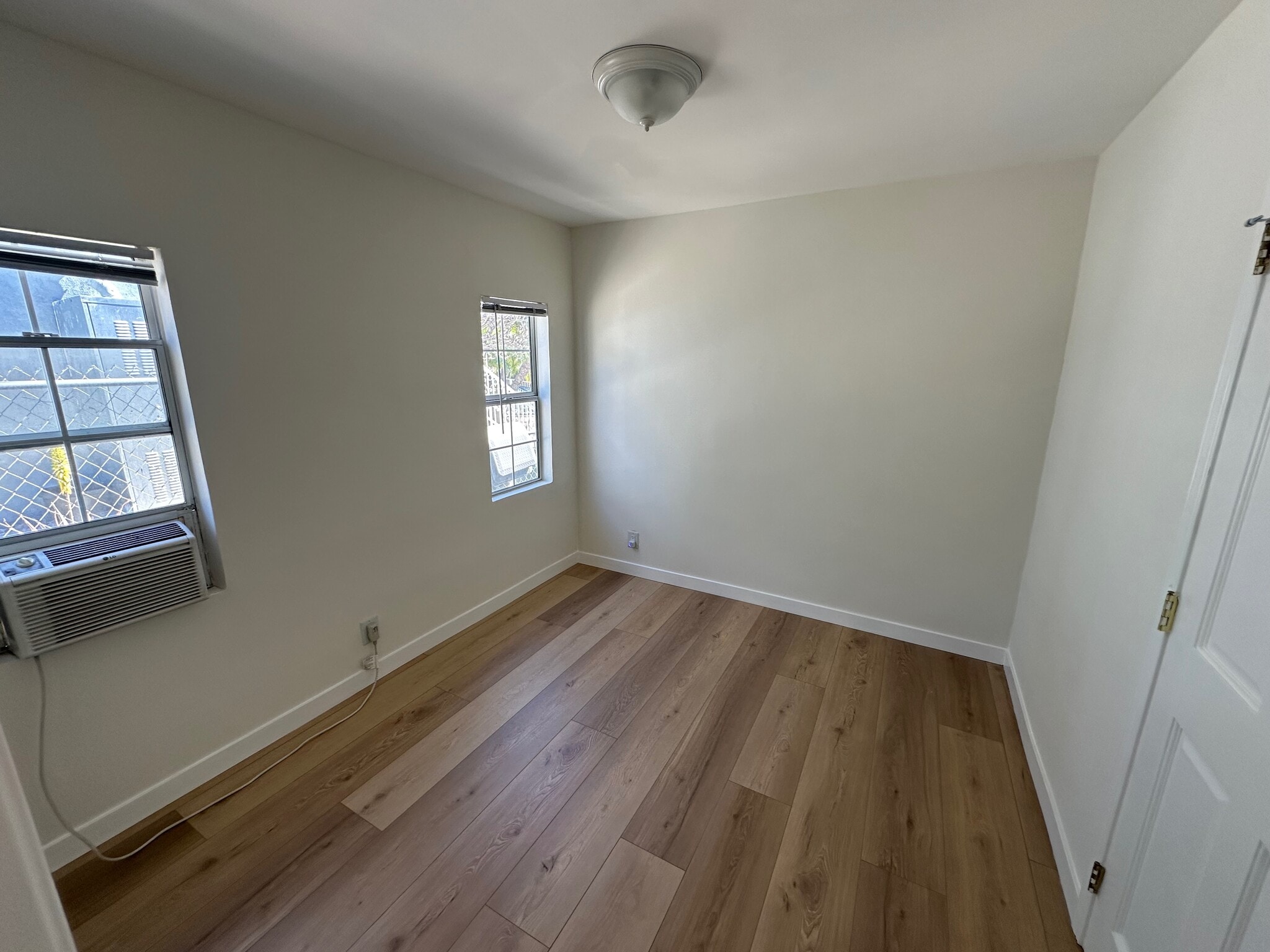 Building Photo - 3513 Loosmore St