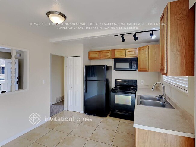 Building Photo - 5511 Revere St