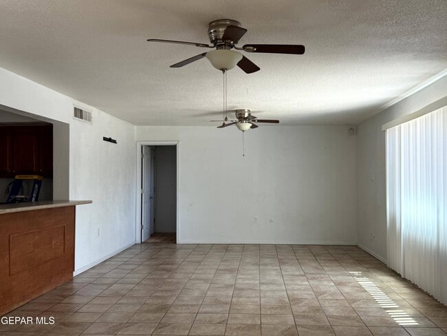 Building Photo - 2801 Hawick Rd