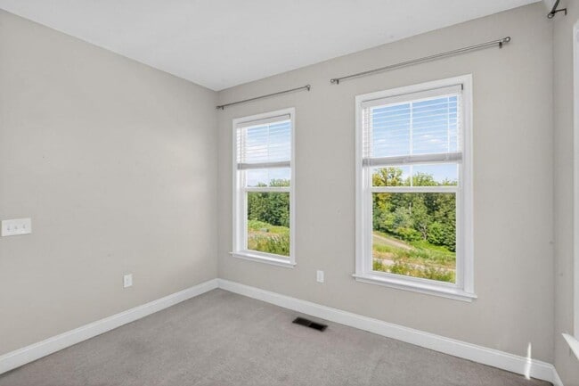 Building Photo - 17137 Branched Oak Rd