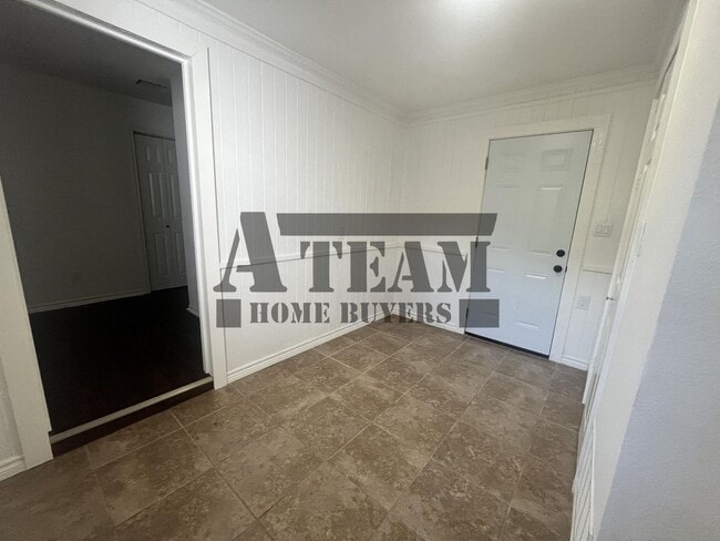 Building Photo - Fully Remodeled 3 Bedroom 2 Bathroom