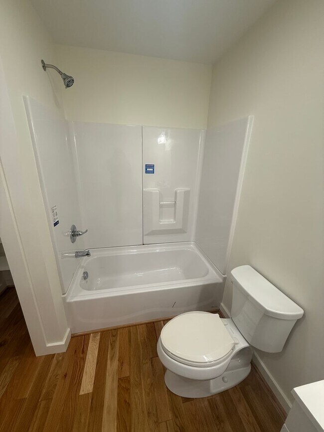 Building Photo - oliv3574