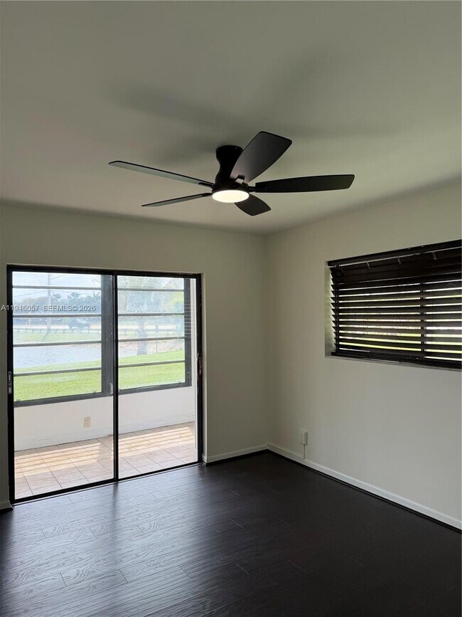 Building Photo - 9920 NW 68th Pl