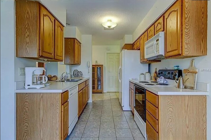 Building Photo - 8101 Setters Point Dr