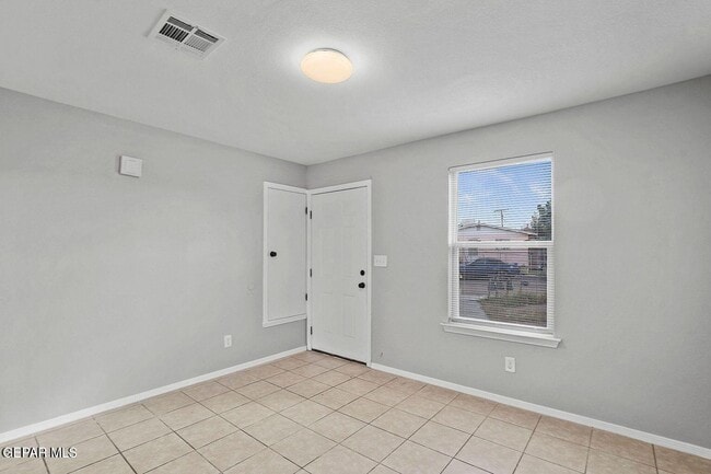 Building Photo - 6325 Geiger Ave