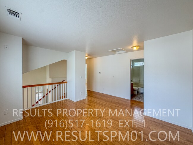 Building Photo - Great Elk Grove 2 Bedroom plus Loft Home