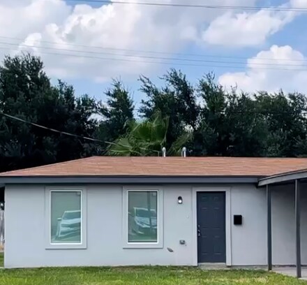Building Photo - 820 Redwood Ave