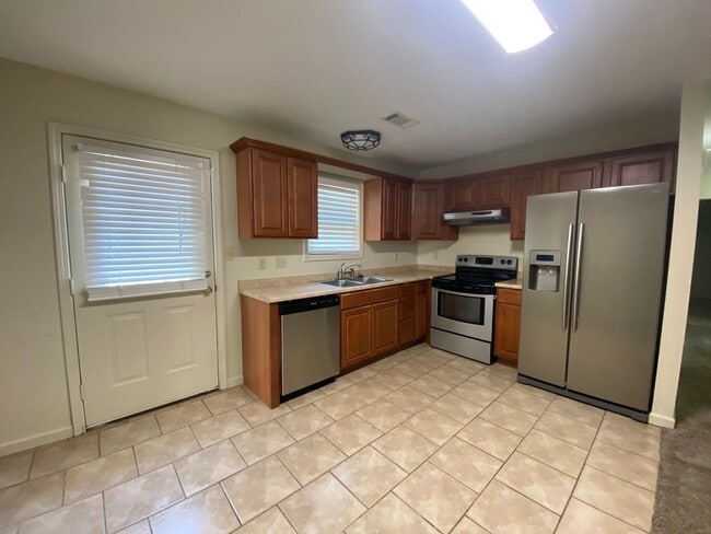 Building Photo - Beautiful 3bed/2bath home in West Jonesboro