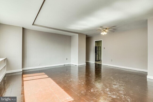 Building Photo - 1121 Arlington Blvd