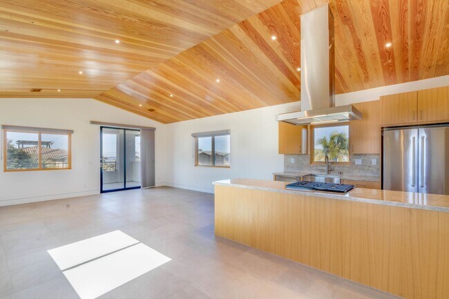 Building Photo - Ultra Luxury Guest House w/Private 200sf B...
