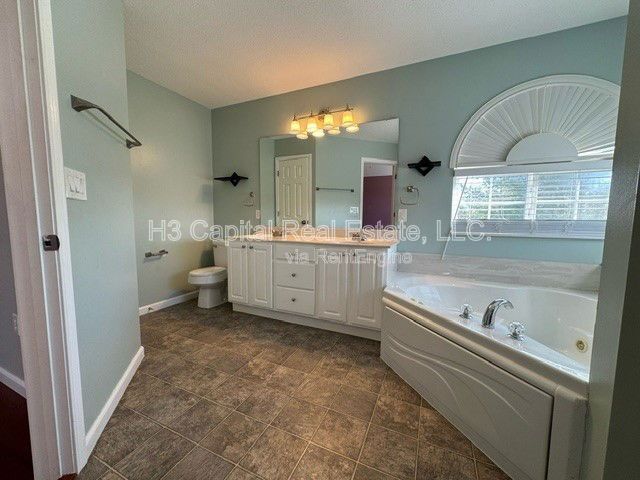 Building Photo - 1041 Flora Lake Ct