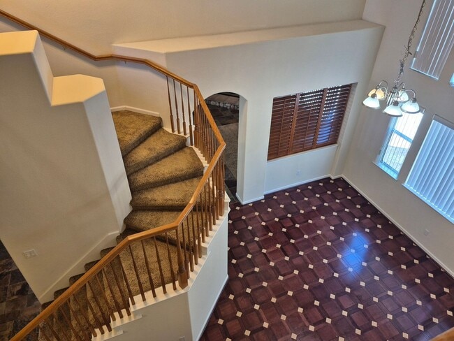 Building Photo - Beautiful 4 bedroom 3.5 bath in Natomas Park