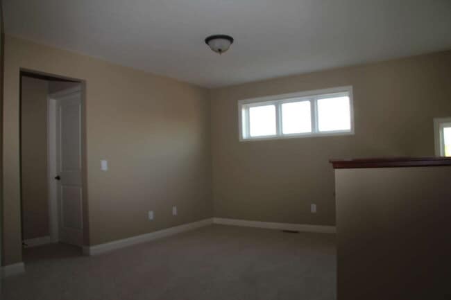 Building Photo - Stunning 5BR/3.5BA Single Family Home w/ 3...