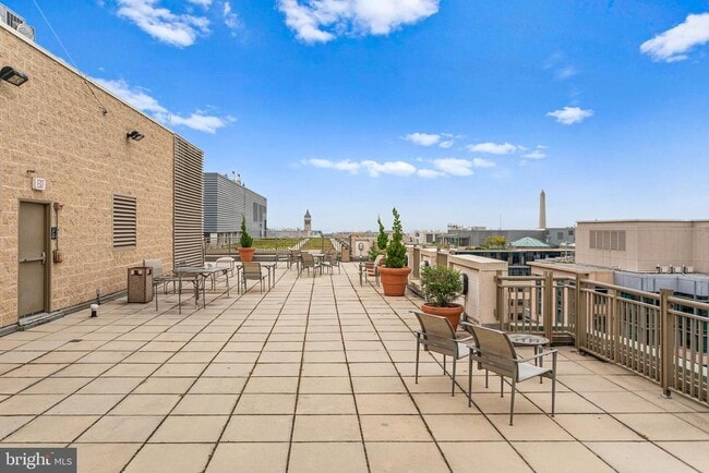 Building Photo - 1150 K St NW