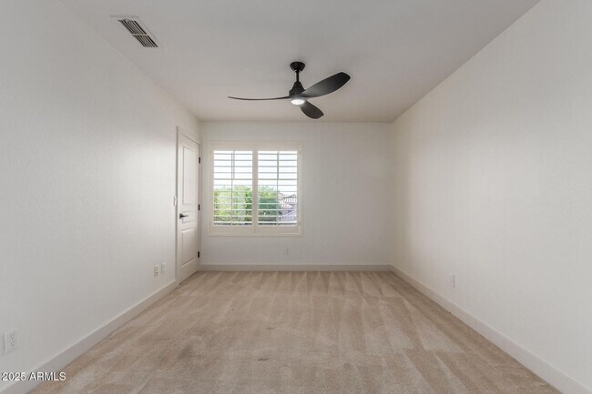 Building Photo - 3 bed, 2.5 bath Scottsdale home with POOL