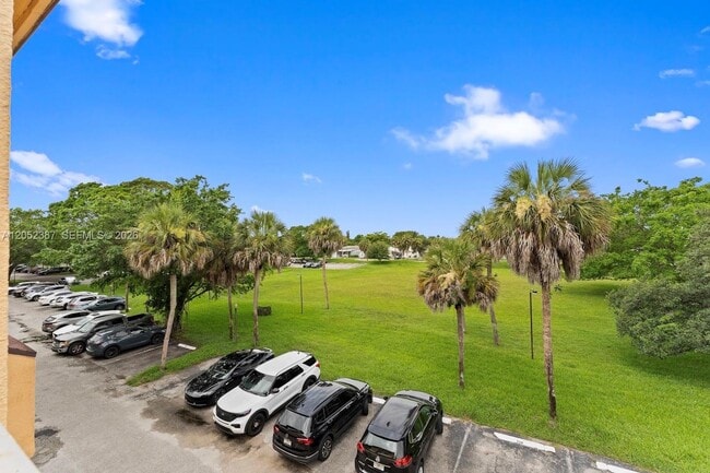 Building Photo - 430 Commodore Dr