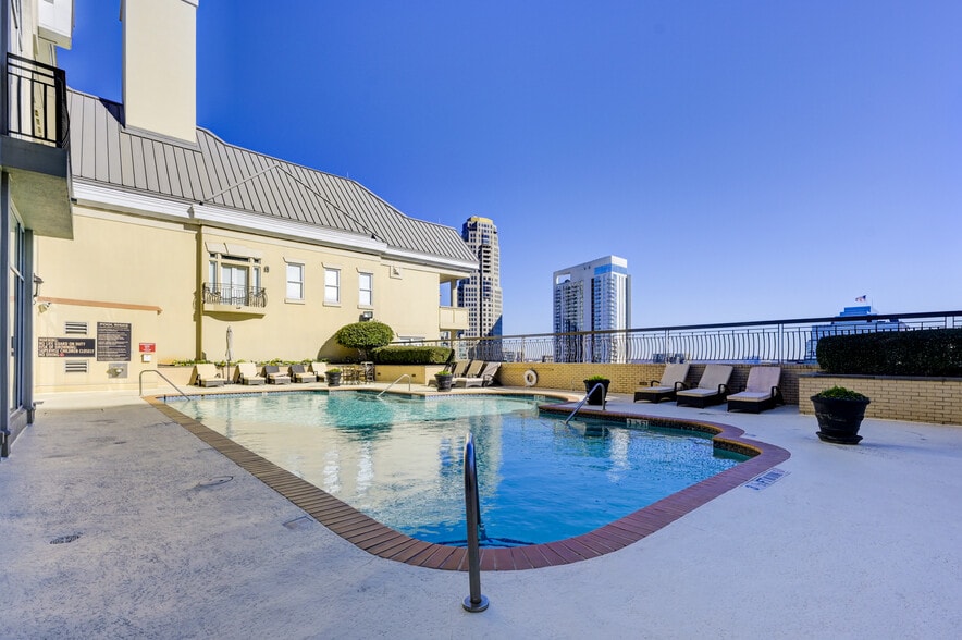 Building Photo - 3334 Peachtree Rd NE