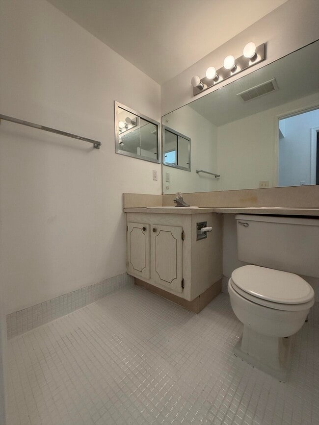 Building Photo - 63 Norwich C