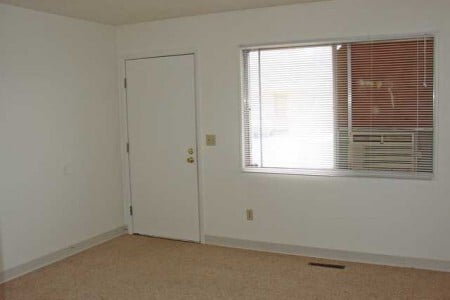 Building Photo - 810 Crist Dr