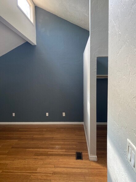 Building Photo - 1858 Nekoma Ct