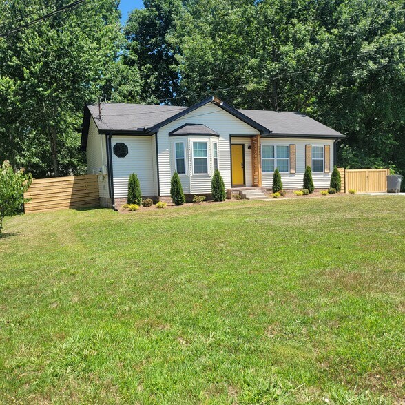 Building Photo - 573 Anita Dr