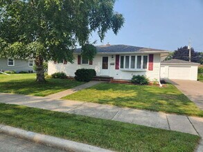 Building Photo - Hard to Find 3 Bedroom Ranch