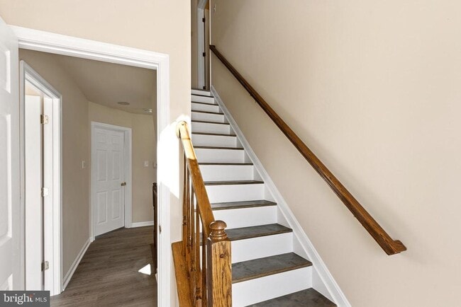 Building Photo - 4704 Denview Way