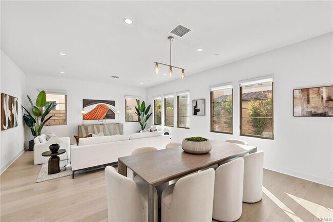 Building Photo - 215 Sutters Ml