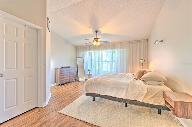 Building Photo - 11808 13th Way N