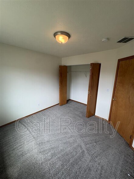 Building Photo - 18716 E Augusta Ct