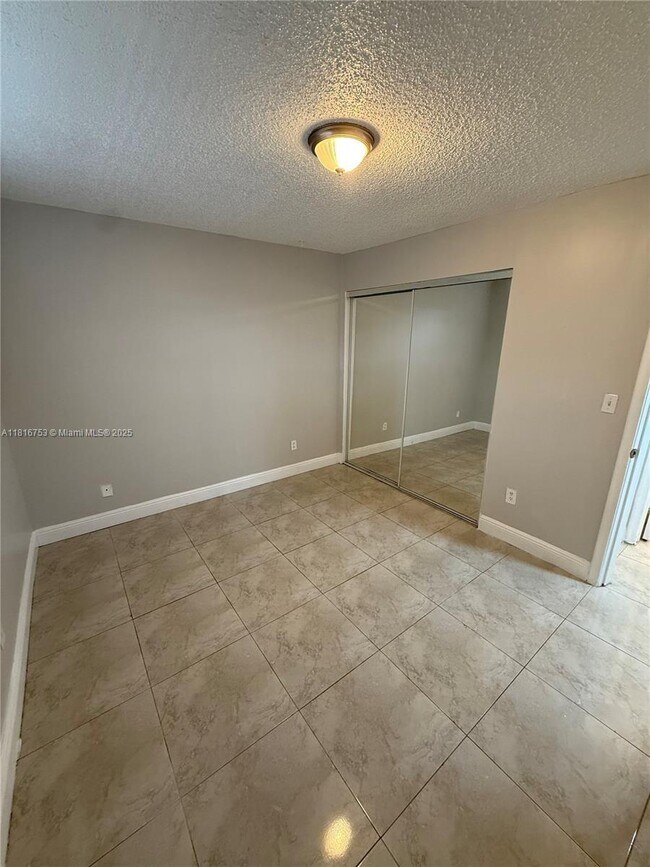 Building Photo - 4121 Stirling Rd