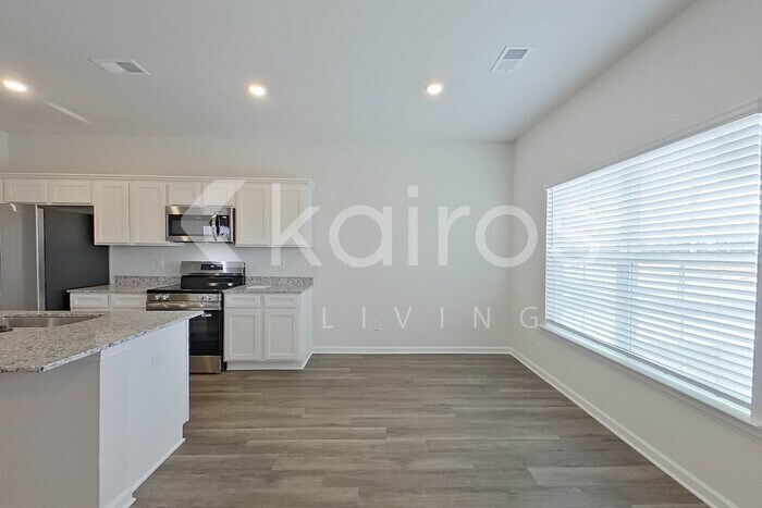 Building Photo - 2167 Banyon Cir