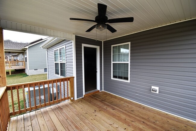 Building Photo - 3 Bedroom Pet Friendly Home For Rent in Chalet Hills!