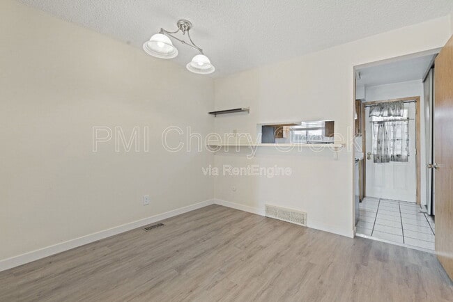 Building Photo - 2228 S Jasper Way