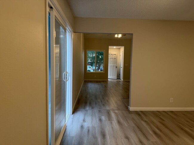 Building Photo - 5419 E Knoll Drive