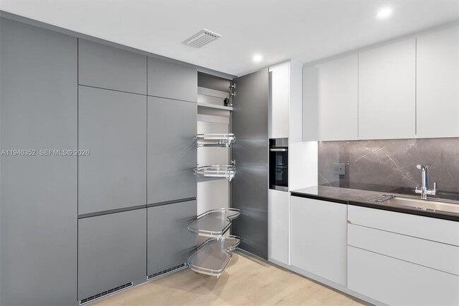 Building Photo - 2950 NE 188th St