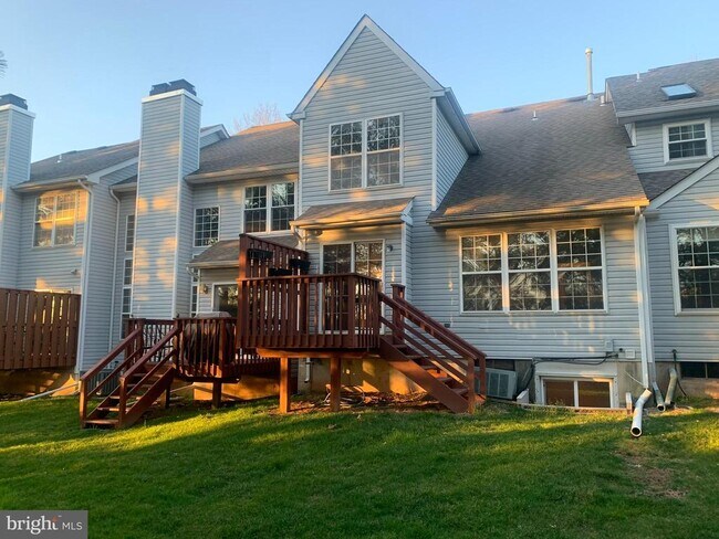 Building Photo - 2016 Greenes Way Cir