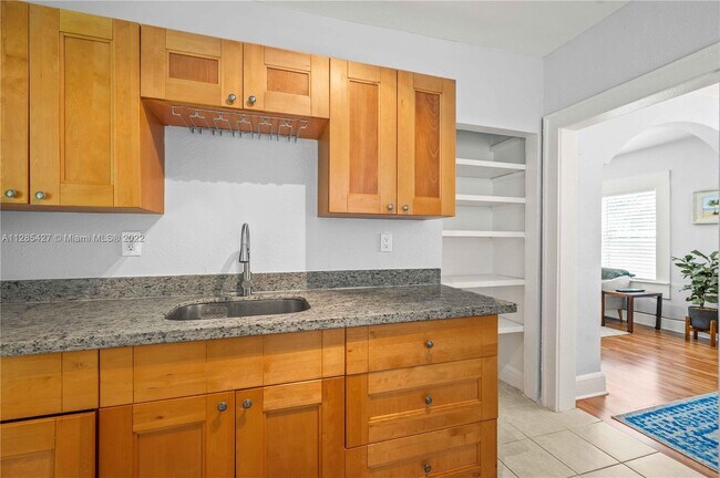 Building Photo - 1337 SW 15th St