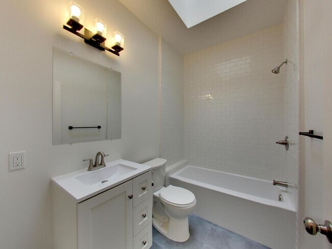 Building Photo - 1140 AB Chula Vista Ave