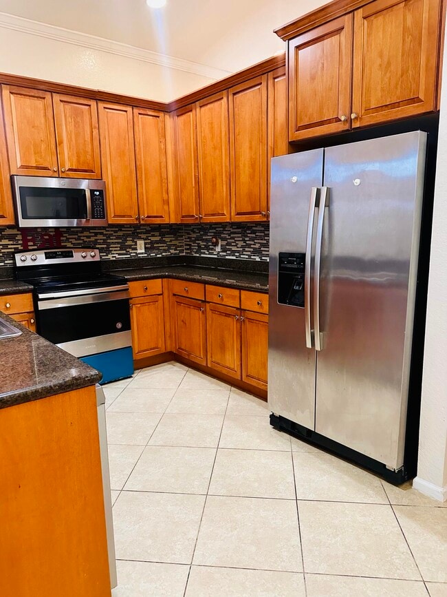 Building Photo - 5200 Rising Comet Ln