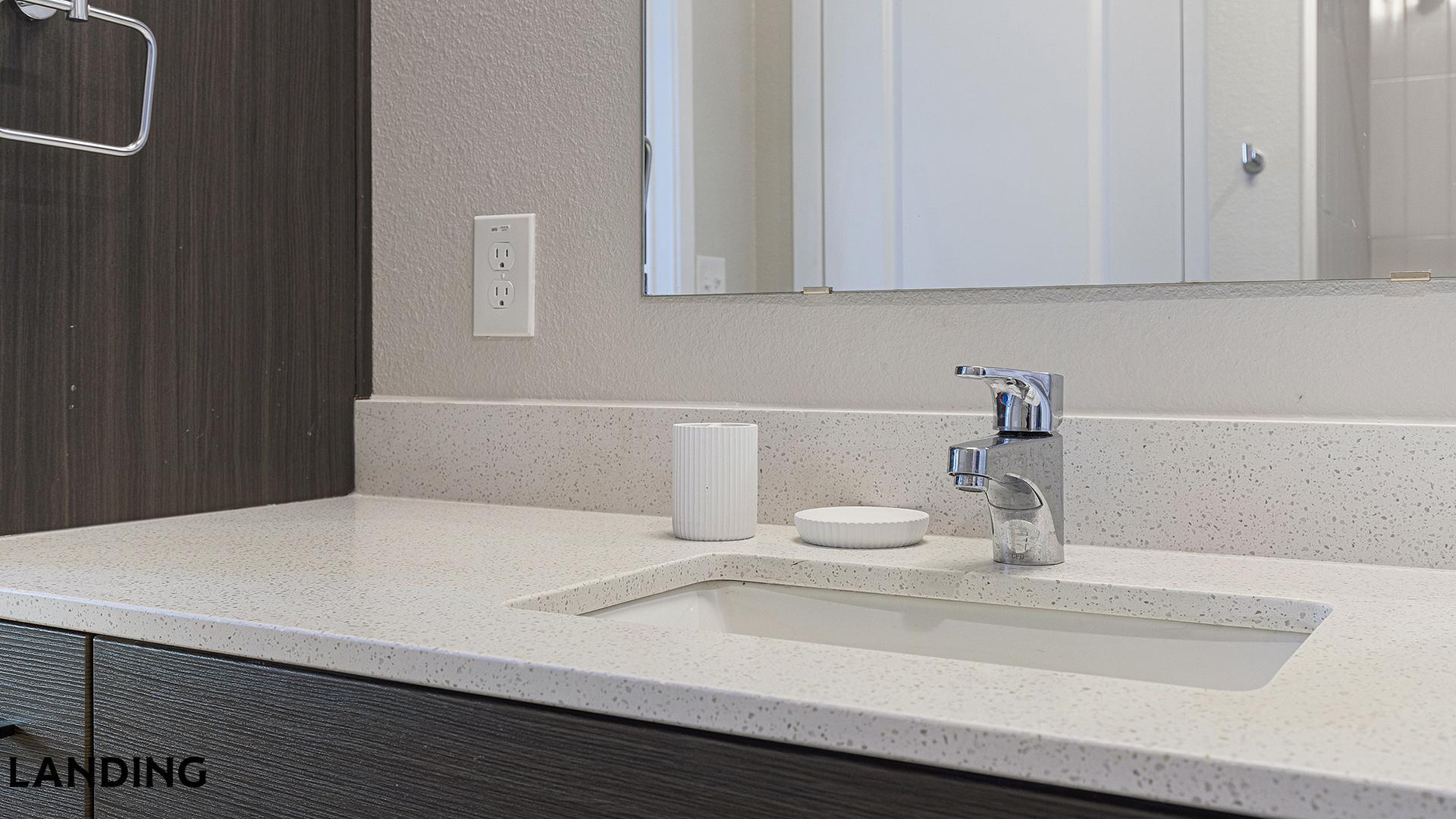 Building Photo - 14015 Univ Pass