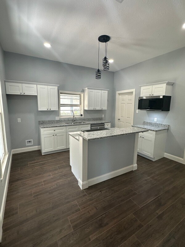 Primary Photo - 430 E Woodard St