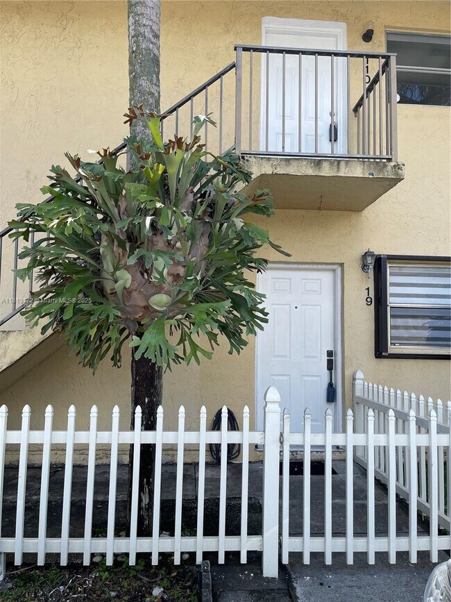 Building Photo - 15699 SW 73rd Cir Terrace