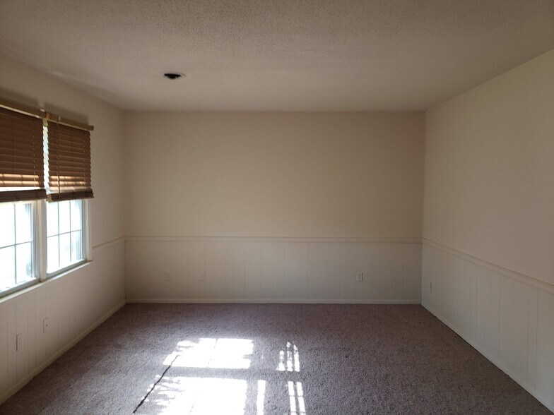 Building Photo - 6 Hallcox St