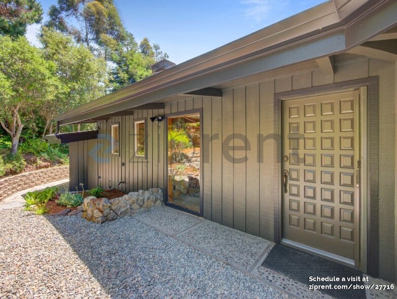 Primary Photo - 25970 Canada Dr