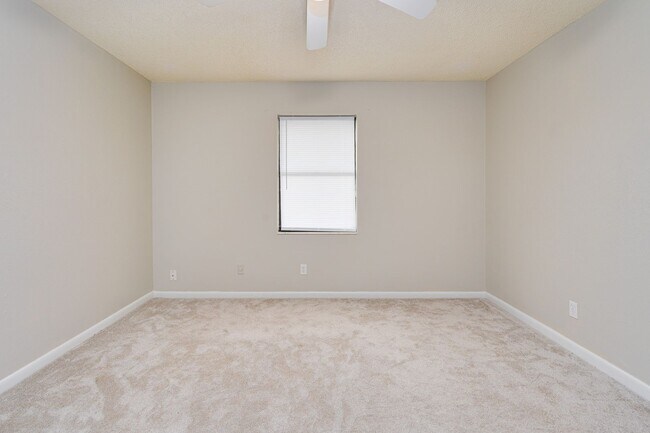 Building Photo - Townhome in the heart of Ormond Beach