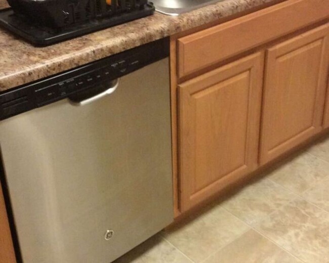 Building Photo - $1,325 | 2 Bedroom, 2 Bathroom Condo | Pet...